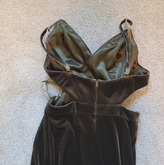 Revelry Dusty Olive Ryah Velvet Bridesmaid Dress Size 12 - Picture 10 of 11